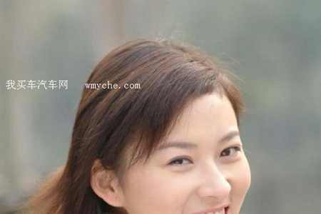 露肩美眉,皮肤好白皙哦